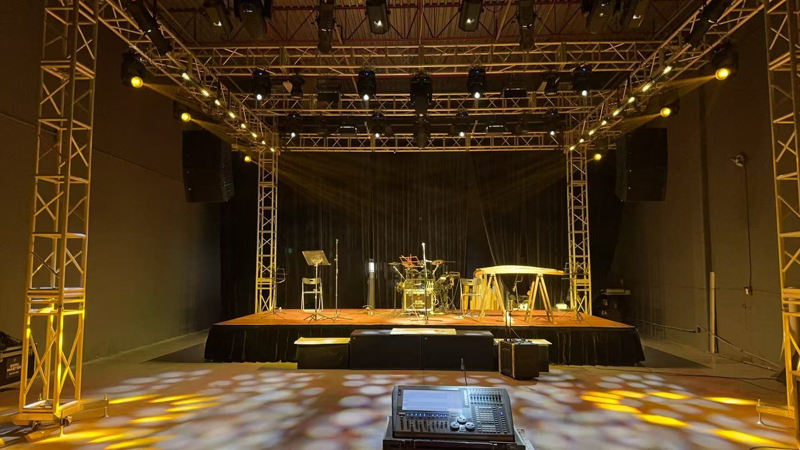 Stage & Truss Setup